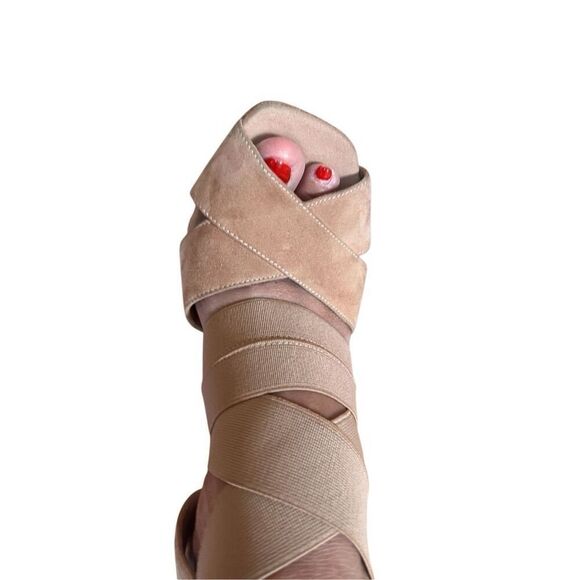 Authentic Prada Camoscio Nude/Blush Elastic Strappy Suede Heels 39.5 EU 9.5 US - Picture 13 of 13